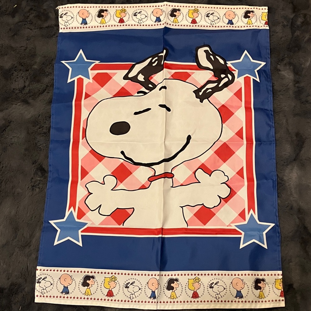 Peanuts Snoopy & Gang Red White & Blue 4th of July Appliqué Flag 28"x40" (Lg)